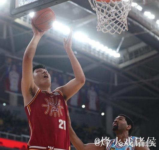 CBA潜力赛首秀演砸：顶薪国手被迫加班，默契散步互扔三分